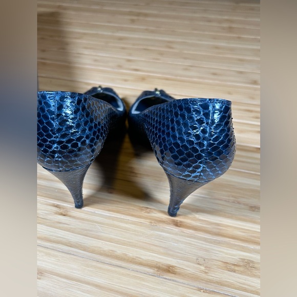 Vintage Bruno Magli Blue Snakeskin Print Peep Toe Size 9 - Picture 14 of 14